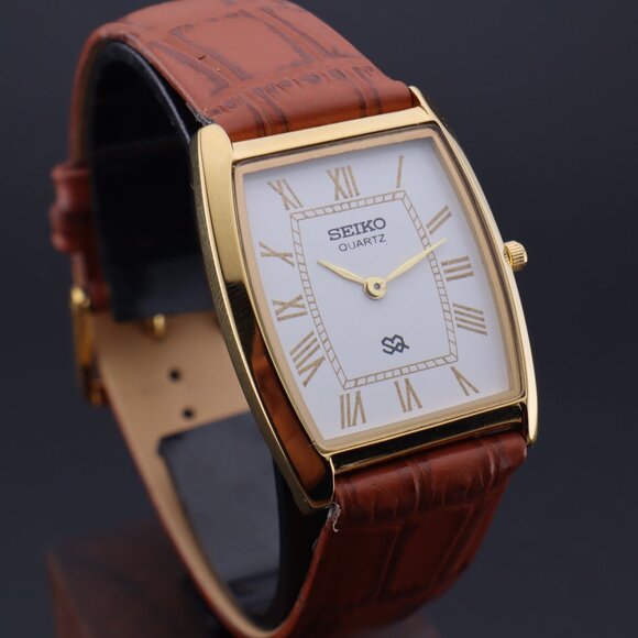 Vintage Seiko Slim Tonneau Tank Quartz Gentlemen's Wrist Watch  - FREE SHIPPING - Picture 1 of 12